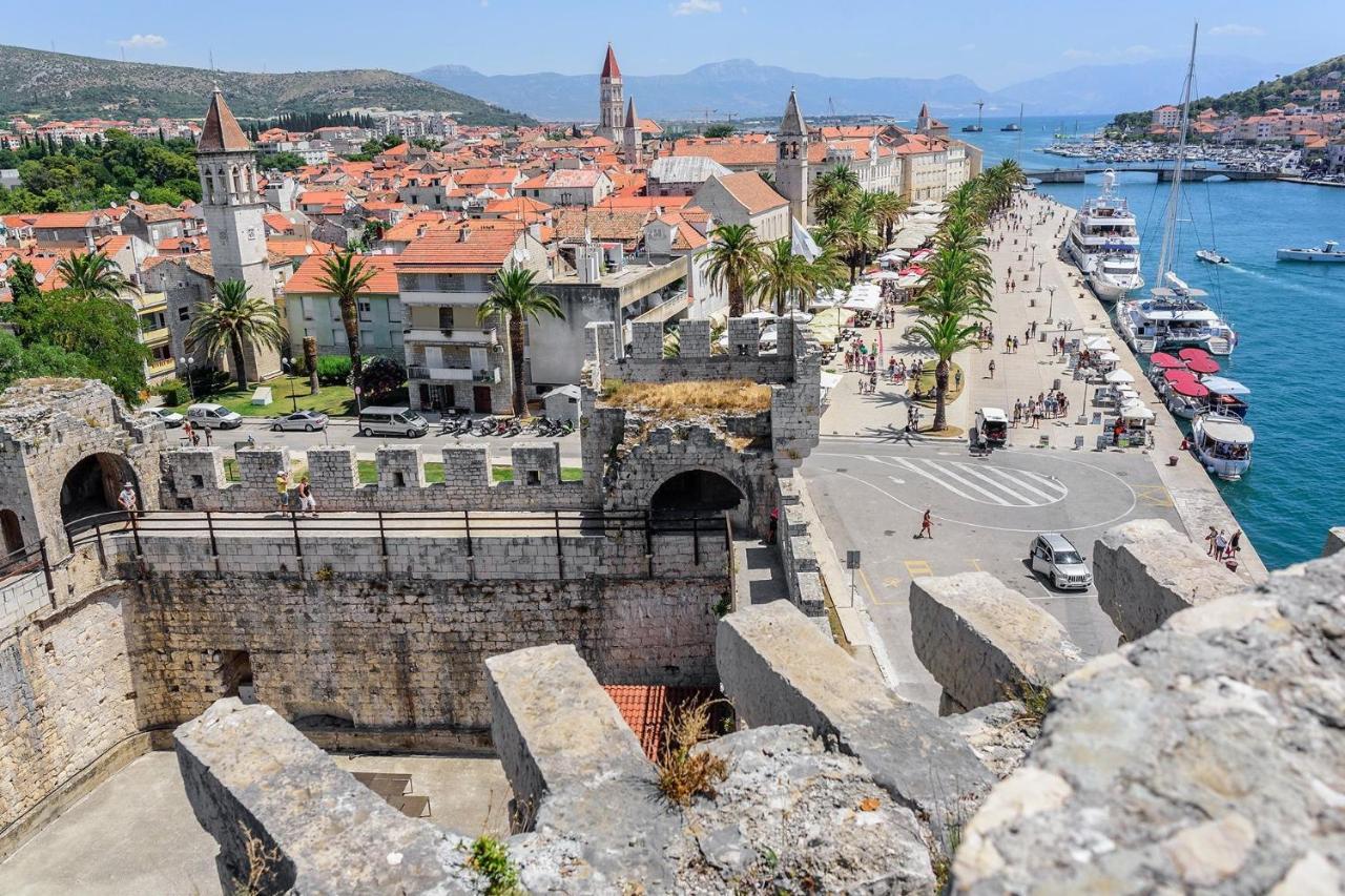 Apartment Boris Trogir Bagian luar foto
