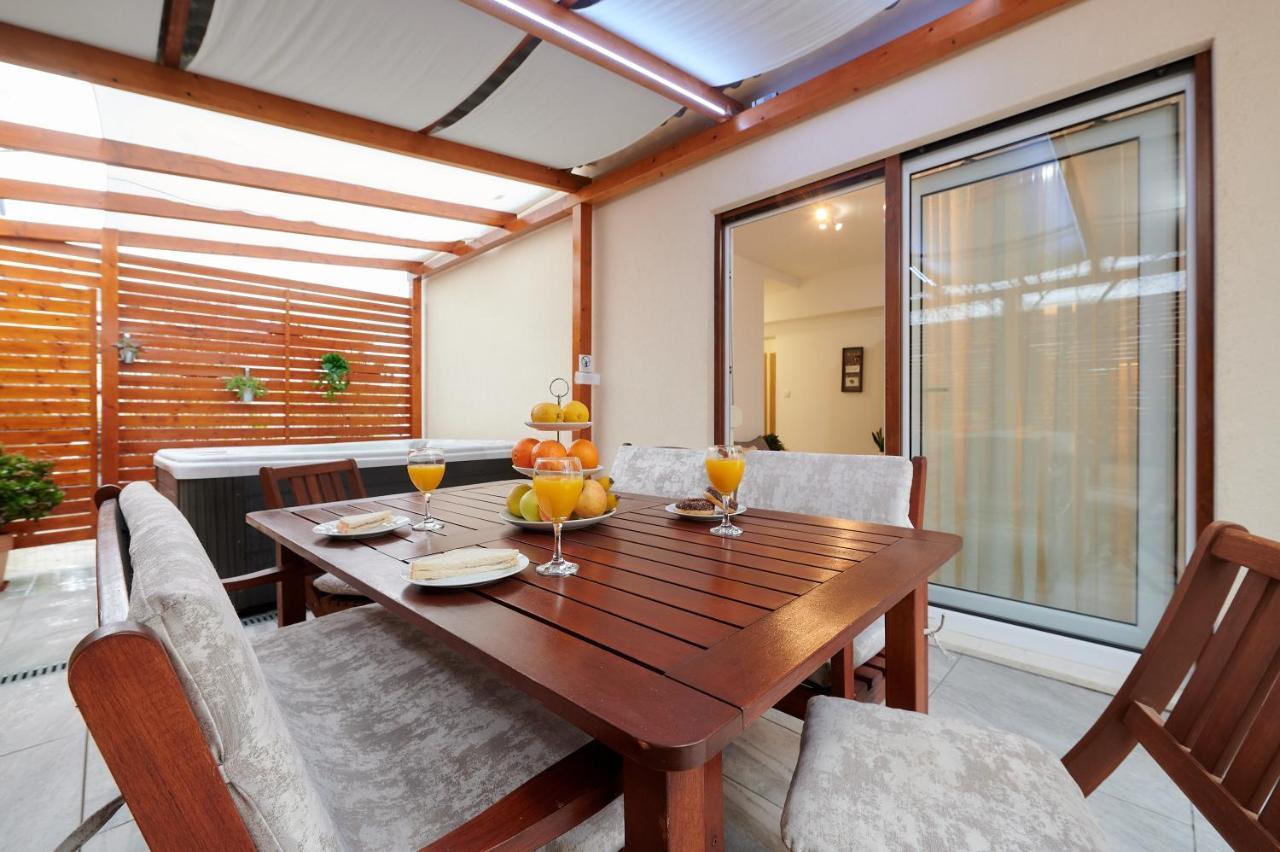 Apartment Boris Trogir Bagian luar foto