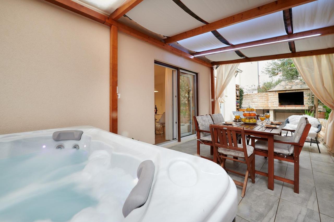 Apartment Boris Trogir Bagian luar foto