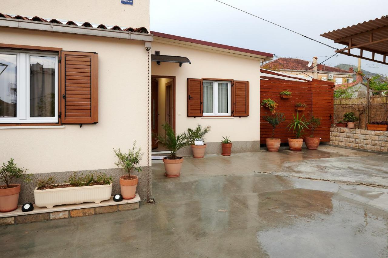 Apartment Boris Trogir Bagian luar foto