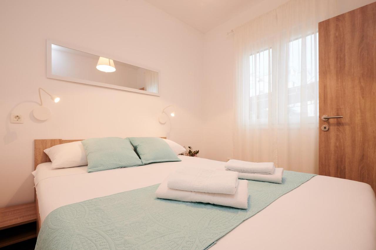 Apartment Boris Trogir Bagian luar foto